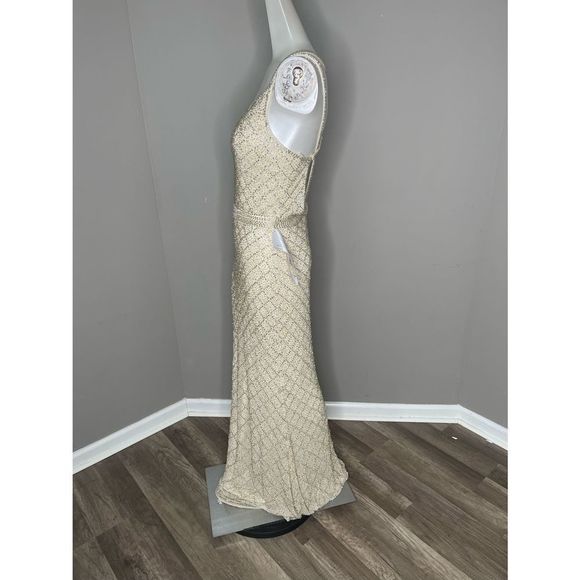 MAC DUGGAL LATTICE PATTERN BEADED GOWN - Picture 5 of 10